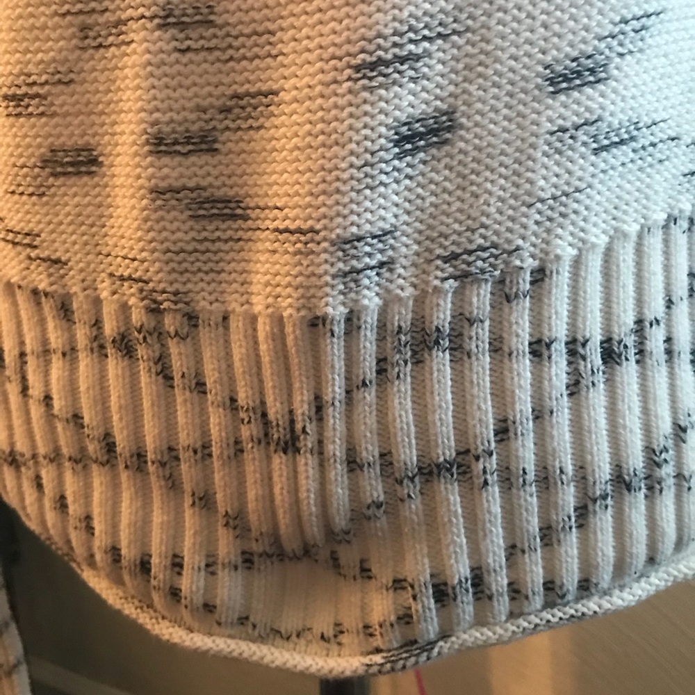 Hooded V Neck Roxy Sweater - Picture 2 of 4